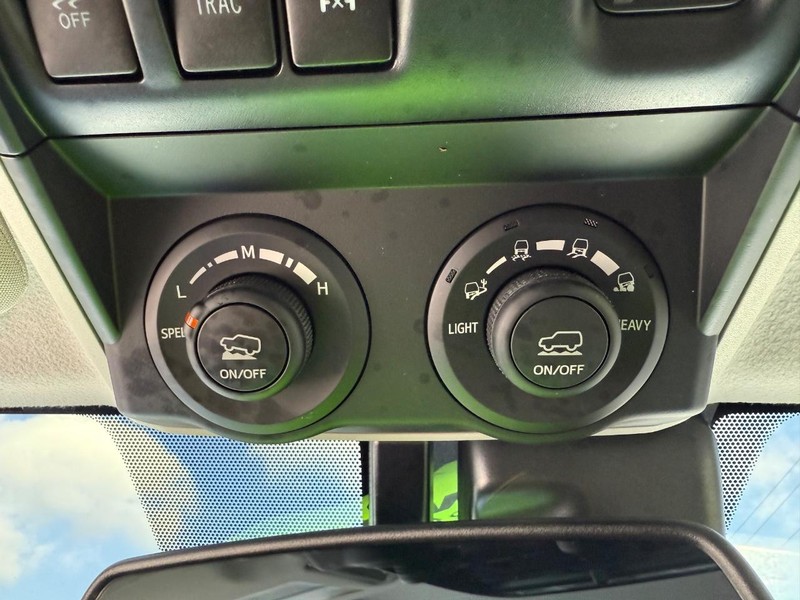 Toyota 4Runner Vehicle Image 24