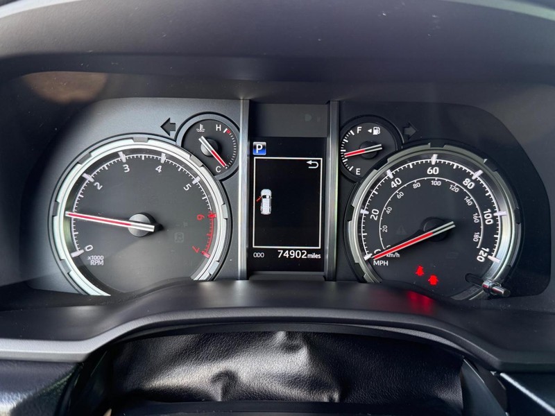 Toyota 4Runner Vehicle Image 25