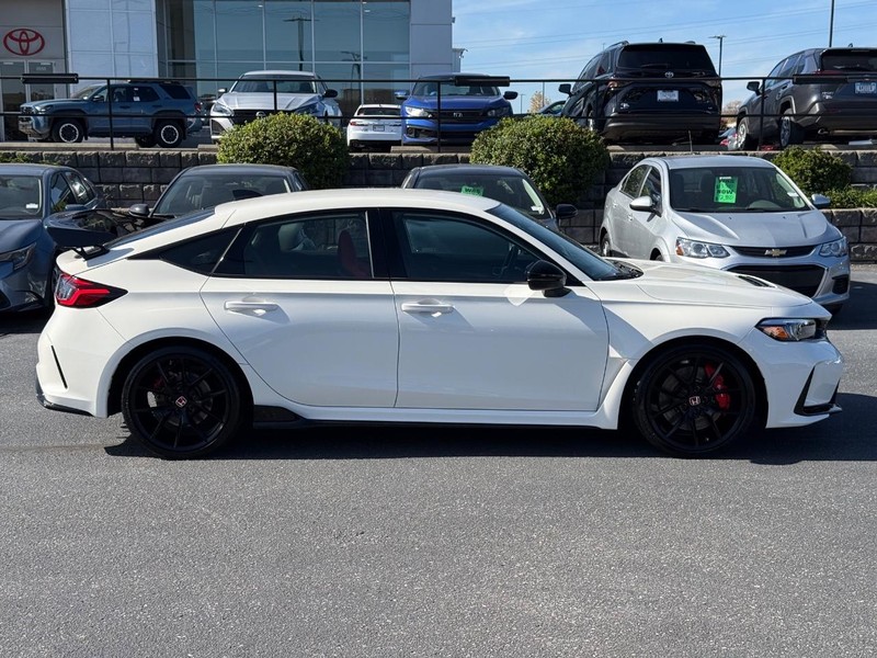 Honda Civic Type R Vehicle Image 02