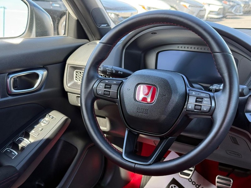 Honda Civic Type R Vehicle Image 12