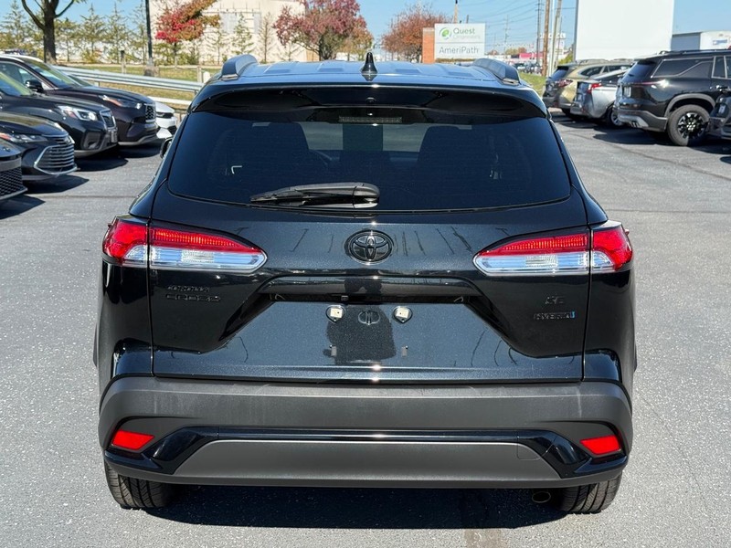 Toyota Corolla Cross Vehicle Image 04