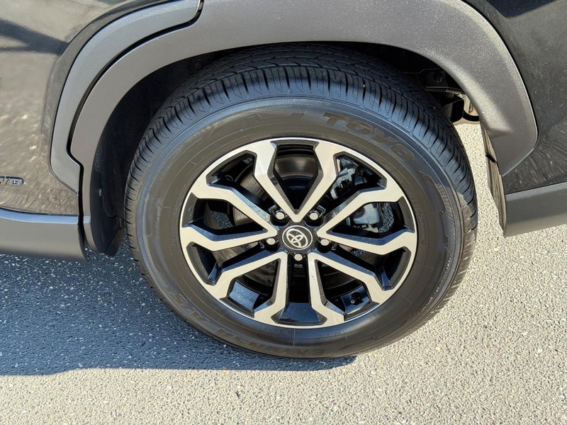 Toyota Corolla Cross Vehicle Image 06