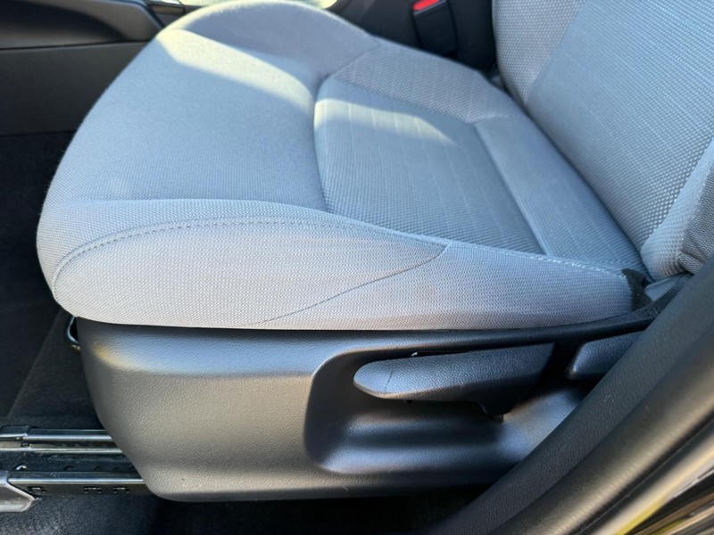 Toyota Corolla Cross Vehicle Image 24