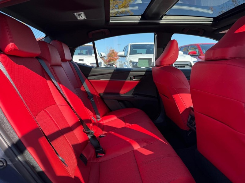 Toyota Camry Vehicle Image 04