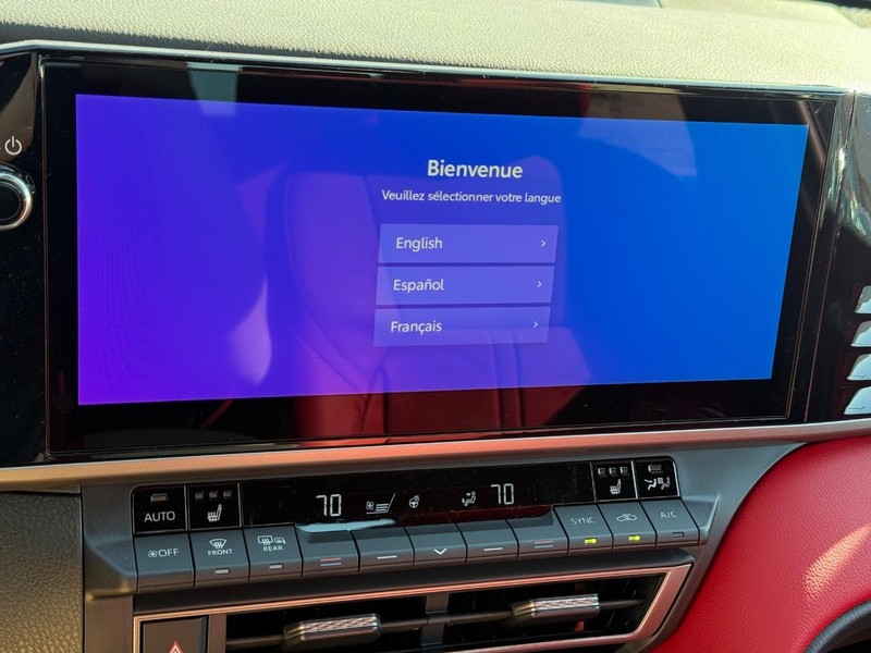 Toyota Camry Vehicle Image 12