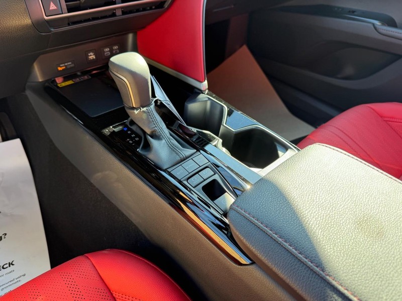 Toyota Camry Vehicle Image 14