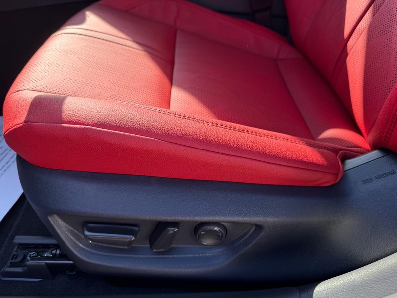 Toyota Camry Vehicle Image 20