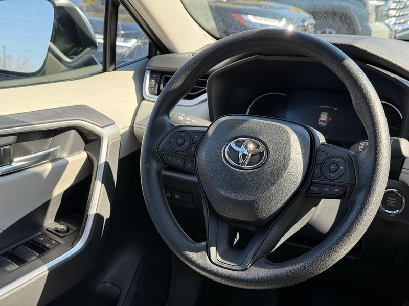 Toyota RAV4 Vehicle Image 06