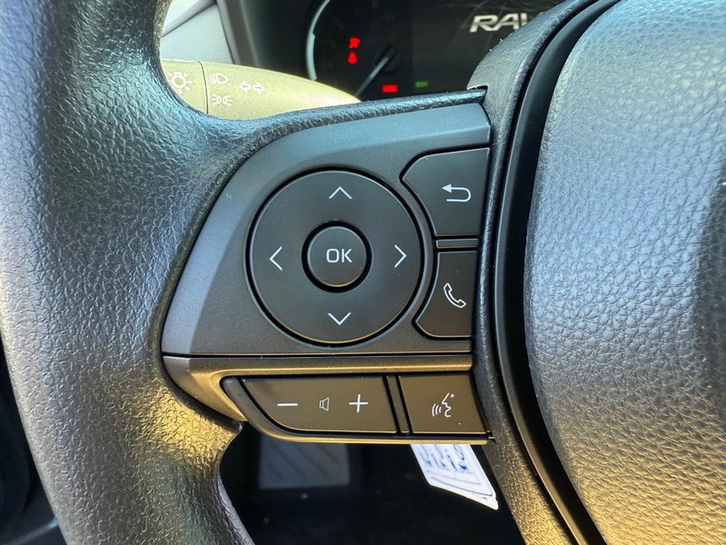 Toyota RAV4 Vehicle Image 07