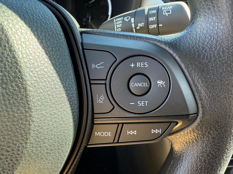 Toyota RAV4 Vehicle Image 08