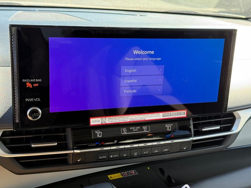 Toyota Sienna Vehicle Image 13