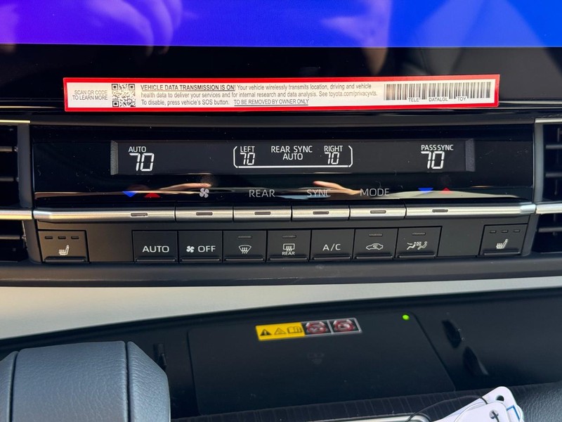 Toyota Sienna Vehicle Image 15