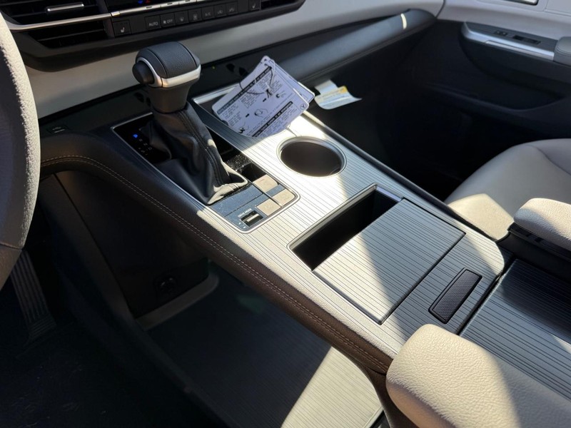 Toyota Sienna Vehicle Image 16