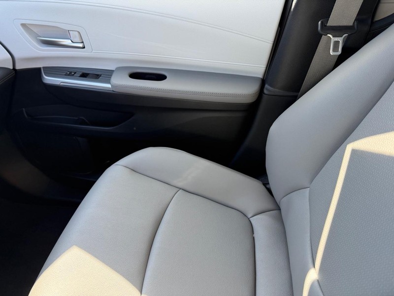 Toyota Sienna Vehicle Image 17