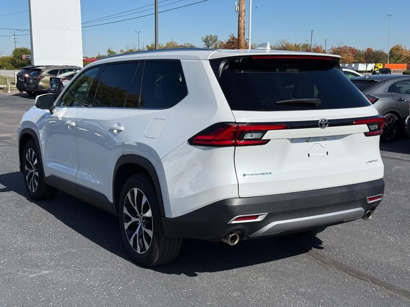 Toyota Grand Highlander Vehicle Image 05