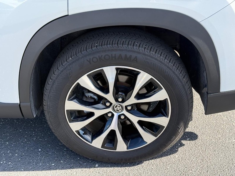 Toyota Grand Highlander Vehicle Image 06