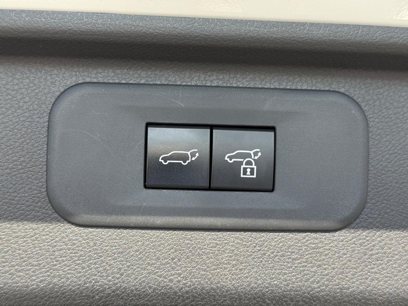 Toyota Grand Highlander Vehicle Image 08
