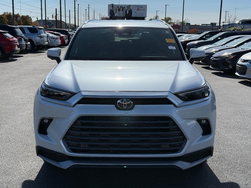 Toyota Grand Highlander Vehicle Image 10