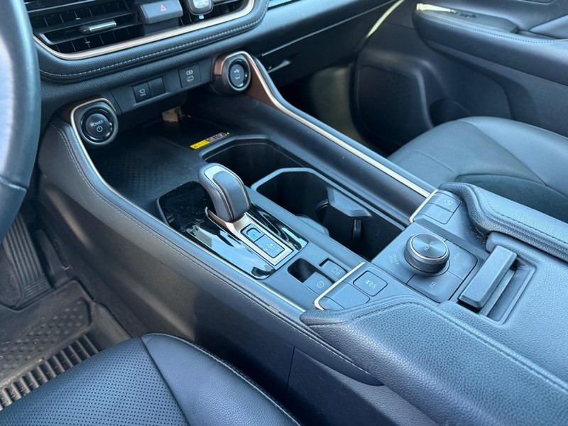 Toyota Grand Highlander Vehicle Image 21