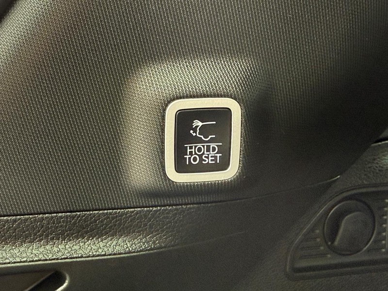 Jeep Grand Cherokee 4xe Vehicle Image 08