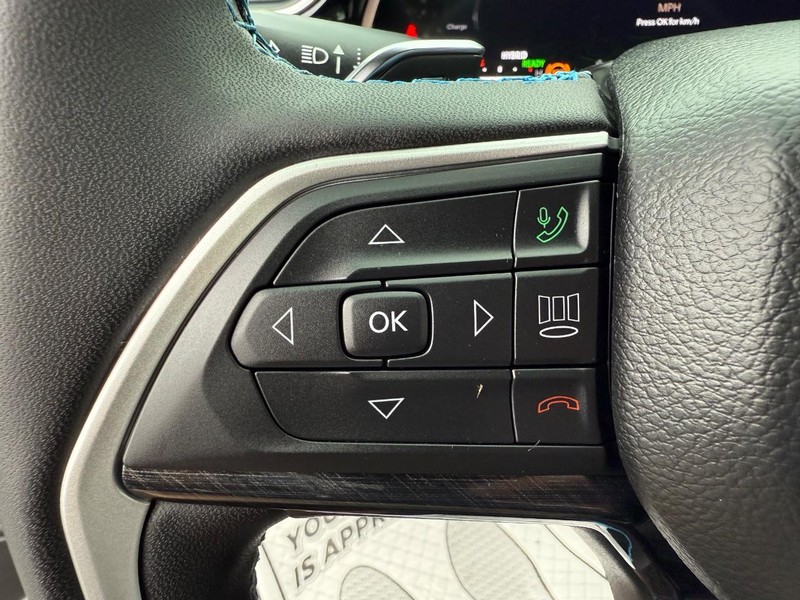 Jeep Grand Cherokee 4xe Vehicle Image 14