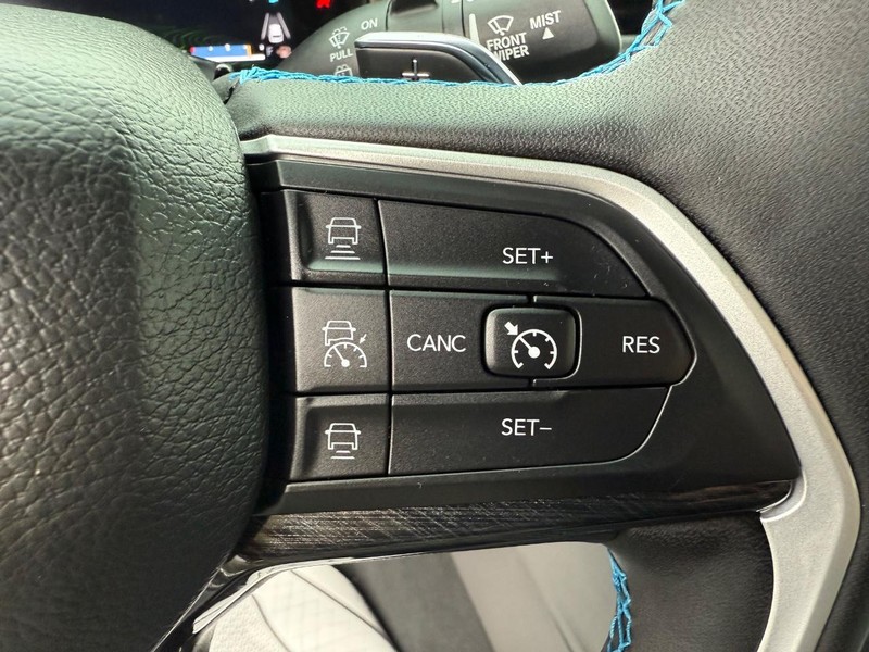 Jeep Grand Cherokee 4xe Vehicle Image 15