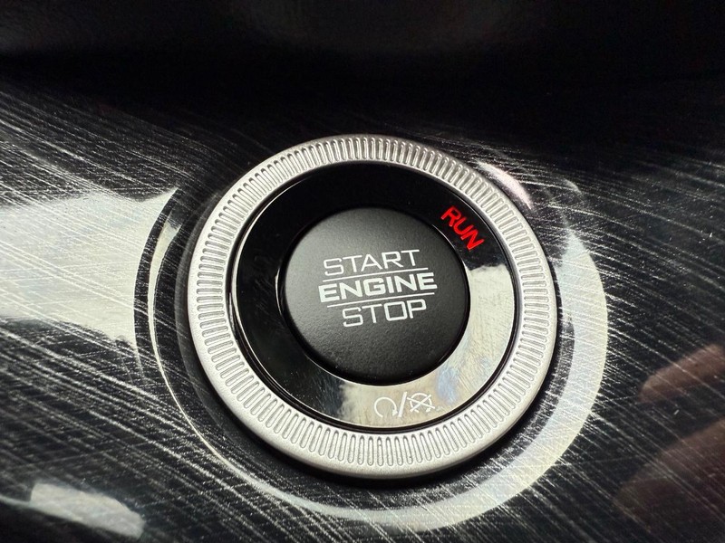 Jeep Grand Cherokee 4xe Vehicle Image 16