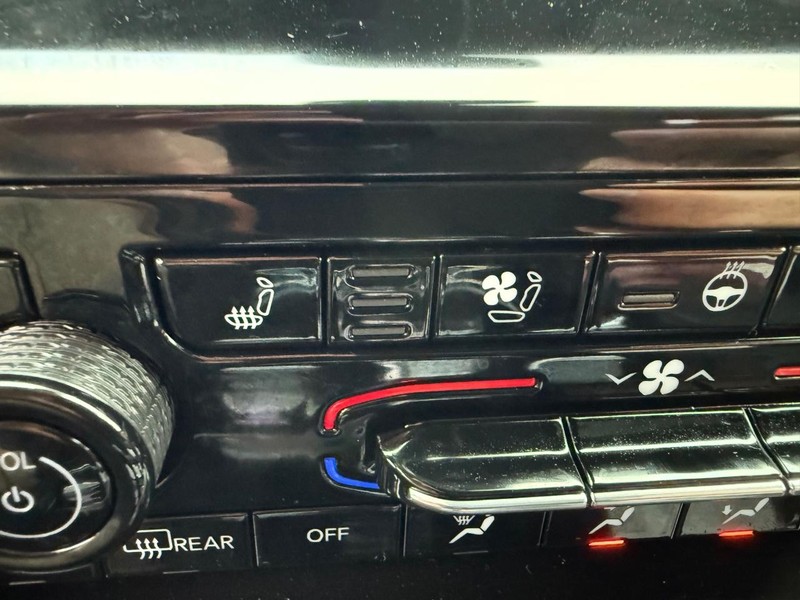 Jeep Grand Cherokee 4xe Vehicle Image 17