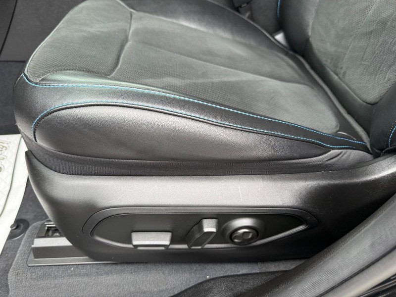 Jeep Grand Cherokee 4xe Vehicle Image 26