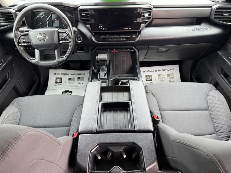 Toyota Tundra 4WD Vehicle Image 11