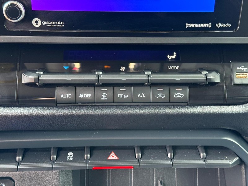 Toyota Tundra 4WD Vehicle Image 18