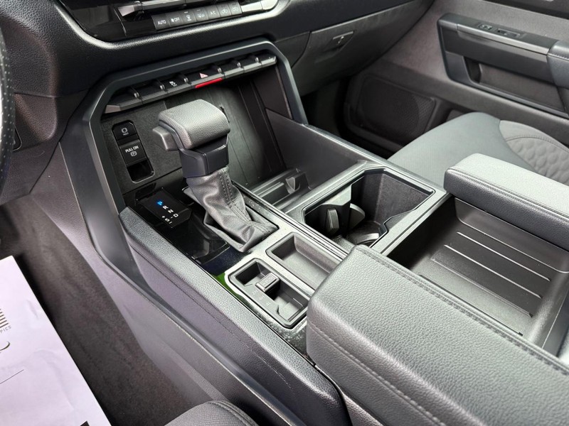 Toyota Tundra 4WD Vehicle Image 19