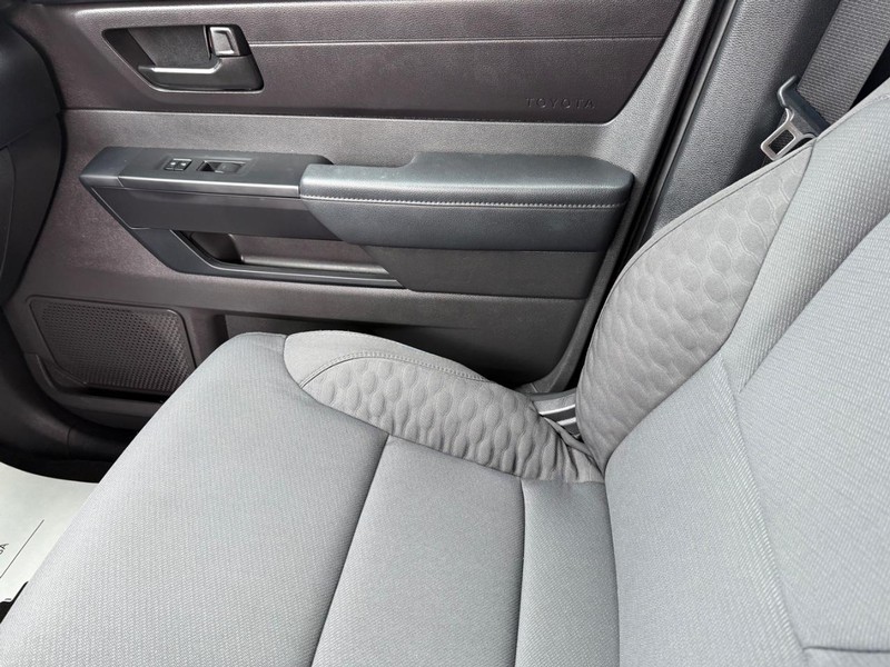 Toyota Tundra 4WD Vehicle Image 20