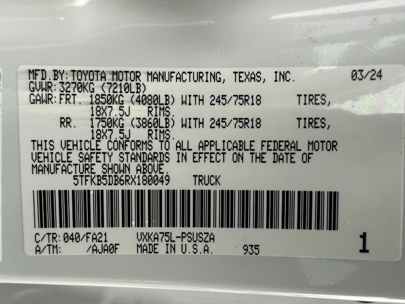 Toyota Tundra 4WD Vehicle Image 25