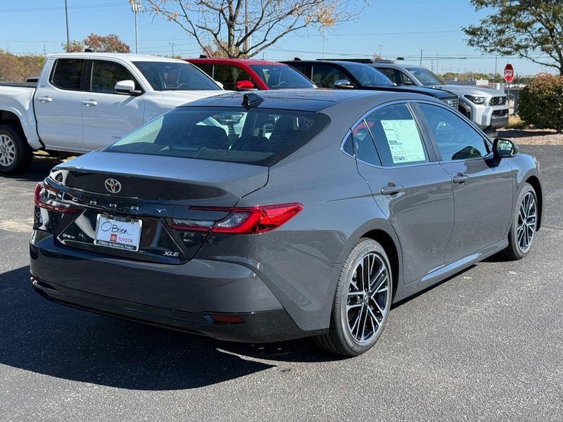 Toyota Camry Vehicle Image 03