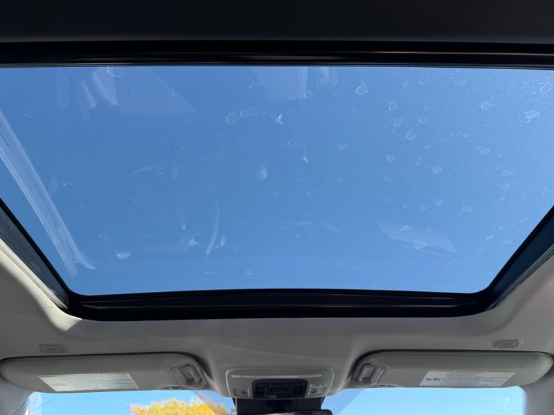 Toyota Camry Vehicle Image 05