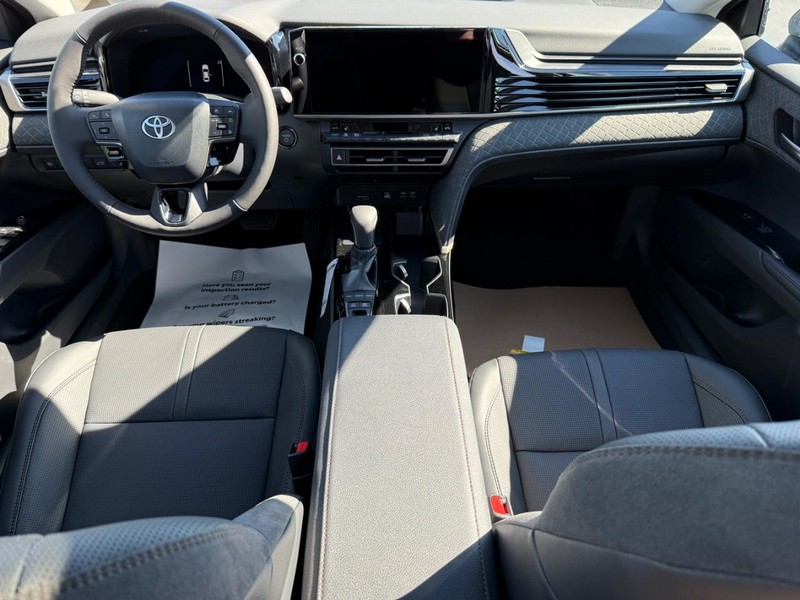 Toyota Camry Vehicle Image 06