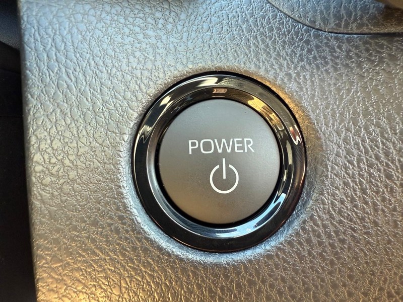 Toyota Camry Vehicle Image 10