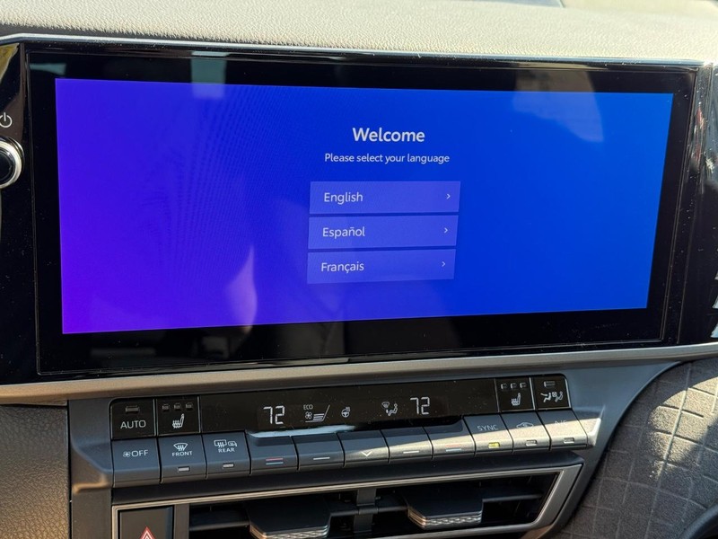 Toyota Camry Vehicle Image 12