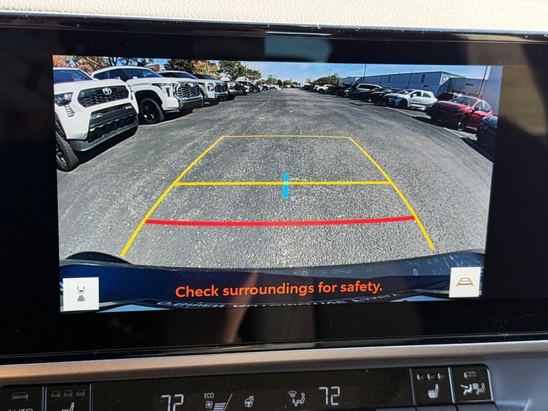 Toyota Camry Vehicle Image 13