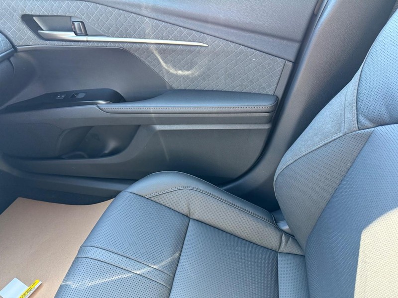 Toyota Camry Vehicle Image 15