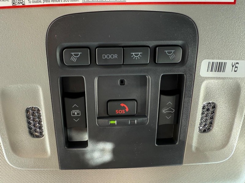 Toyota Camry Vehicle Image 16