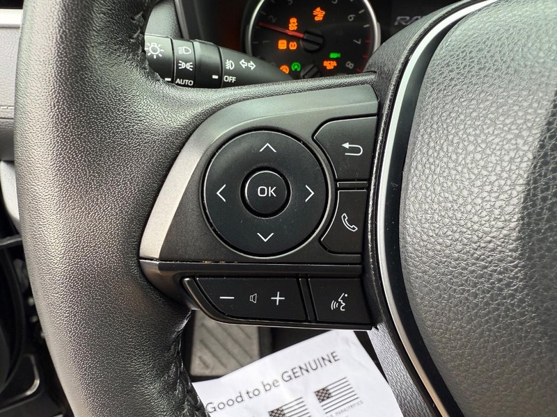 Toyota RAV4 Vehicle Image 15