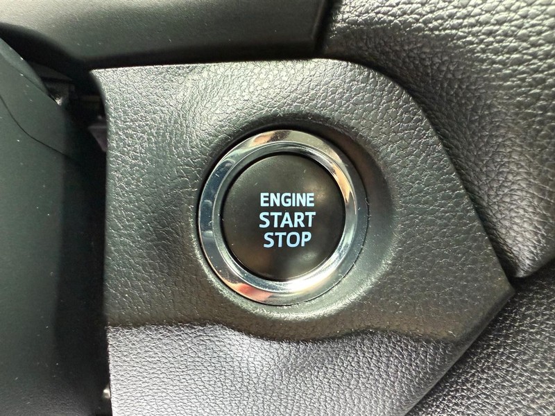 Toyota RAV4 Vehicle Image 17