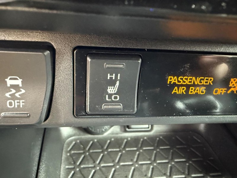 Toyota RAV4 Vehicle Image 18