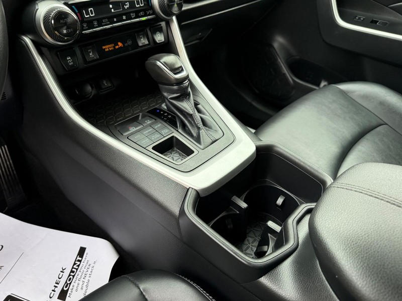 Toyota RAV4 Vehicle Image 22