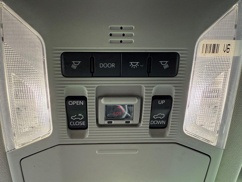 Toyota RAV4 Vehicle Image 24