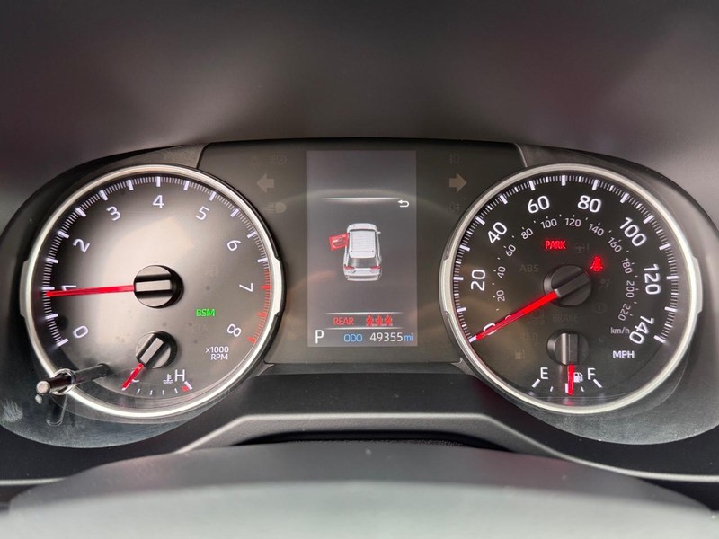 Toyota RAV4 Vehicle Image 25