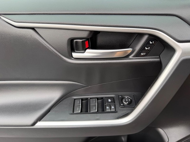 Toyota RAV4 Vehicle Image 27