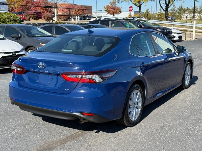 Toyota Camry Vehicle Image 03